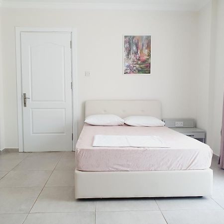 Royal Life Poseidon B Appartement Agios Georgios  Buitenkant foto