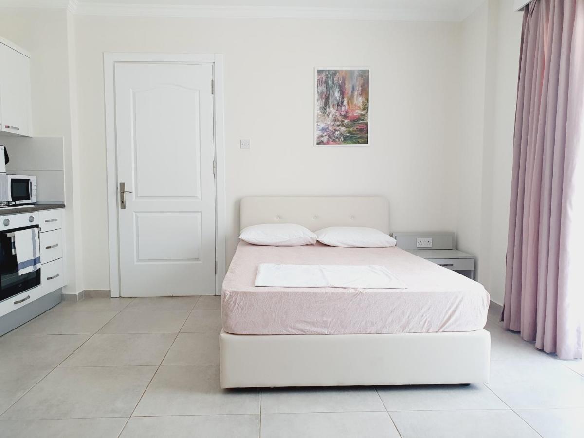 Royal Life Poseidon B Appartement Agios Georgios  Buitenkant foto