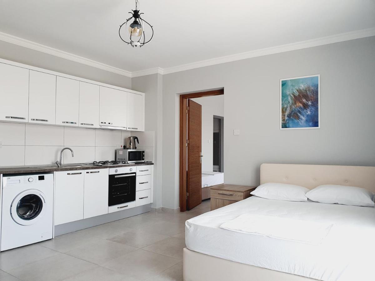 Royal Life Poseidon B Appartement Agios Georgios  Buitenkant foto